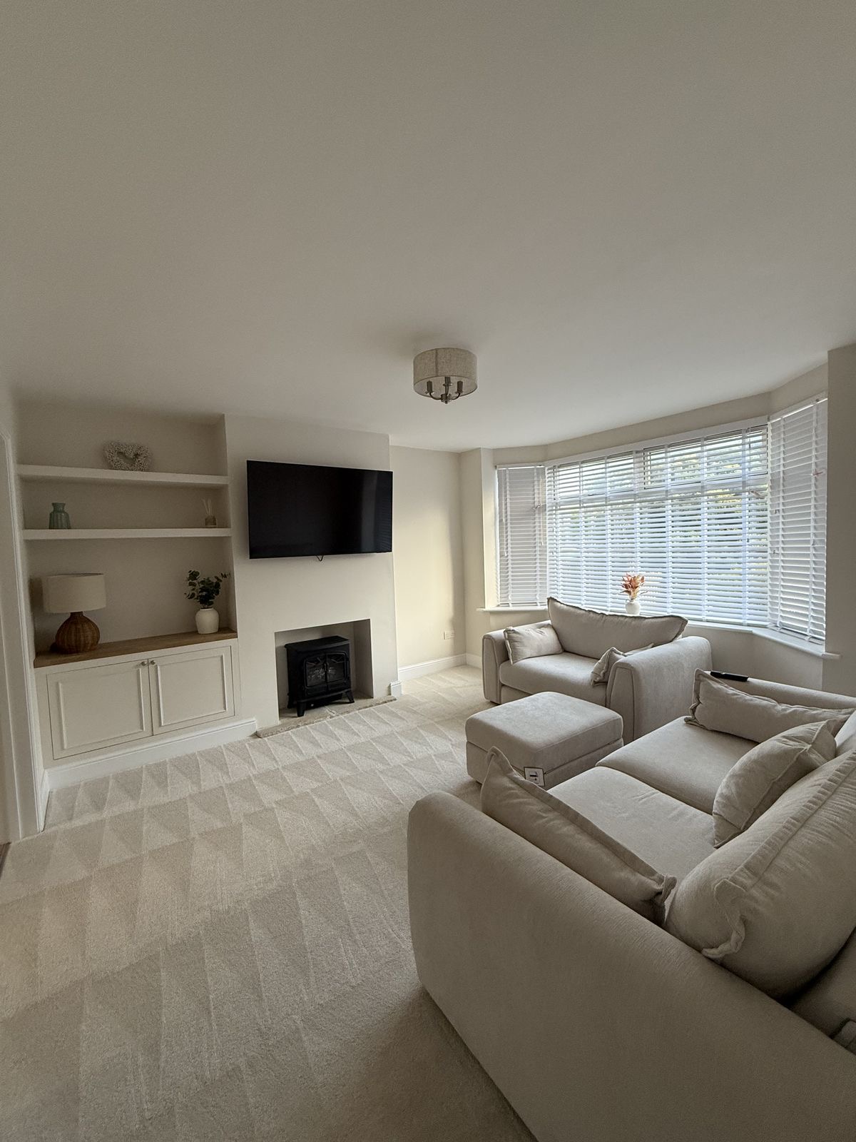 Living room — move-out ready